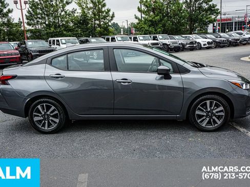 Used 2024 Nissan Versa SV FWD image 8