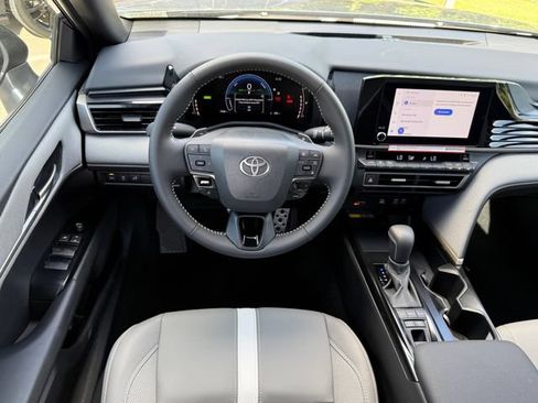 Used 2026 Toyota Camry SE w/ Convenience Package FWD image 25