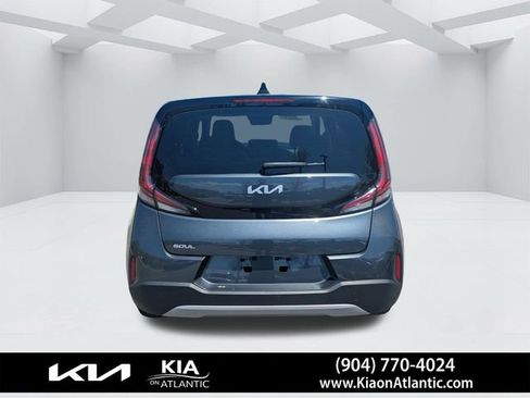 Used 2025 Kia Soul LX FWD image 4