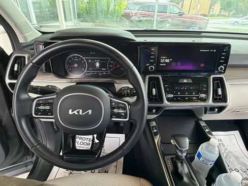 Used 2023 Kia Sorento S AWD/4WD image 25