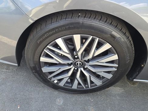 Certified 2025 Nissan Altima 2.5 SV image 10