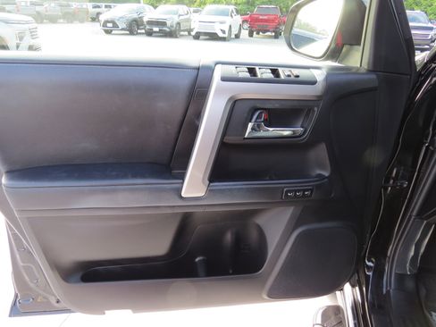 Used 2021 Toyota 4Runner Limited image 17