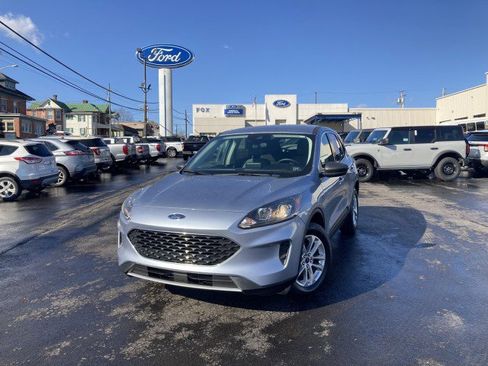 Certified 2022 Ford Escape SE image 1