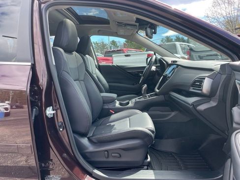 Used 2025 Subaru Outback Limited AWD/4WD image 32