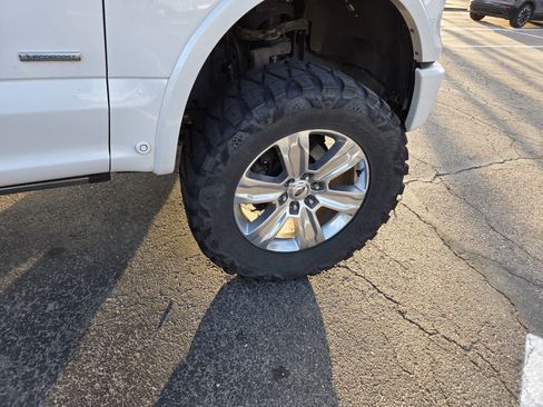 Used 2016 Ford F150 Platinum w/ Equipment Group 701A Luxury image 12