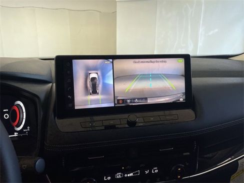 Certified 2025 Nissan Rogue SL w/ SL Premium Package image 29