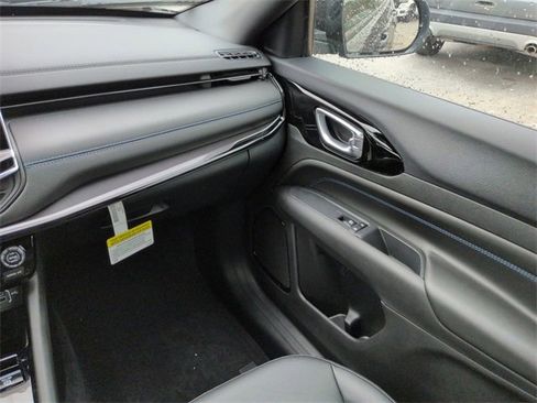 New 2026 Jeep Compass Latitude image 15