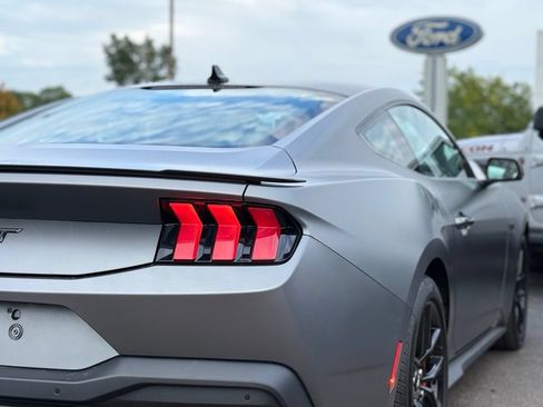 Used 2025 Ford Mustang GT Premium RWD image 37