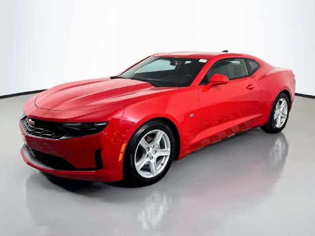 Used 2023 Chevrolet Camaro LT RWD image 4