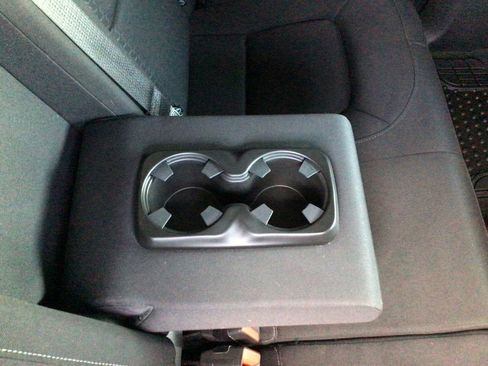 Used 2017 GMC Canyon SLE w/ SLE Convenience Package image 11