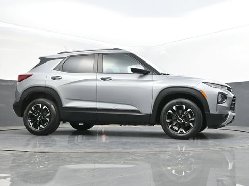 Certified 2023 Chevrolet TrailBlazer LT w/ Convenience Package FWD image 42