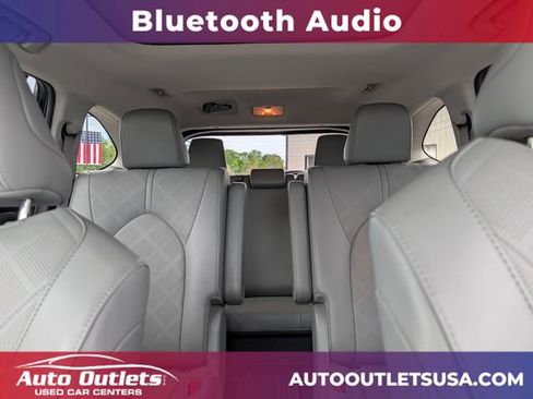 Used 2023 Toyota Highlander Platinum AWD/4WD image 16