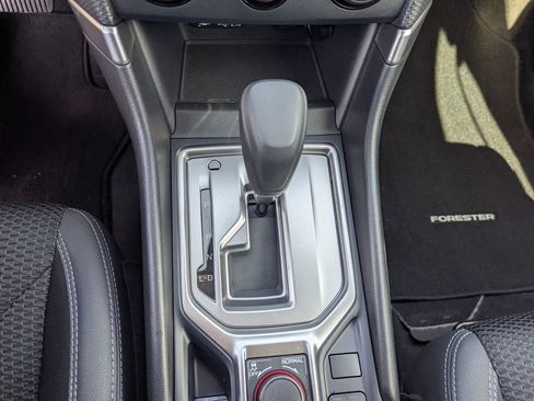 Used 2022 Subaru Forester Premium image 14