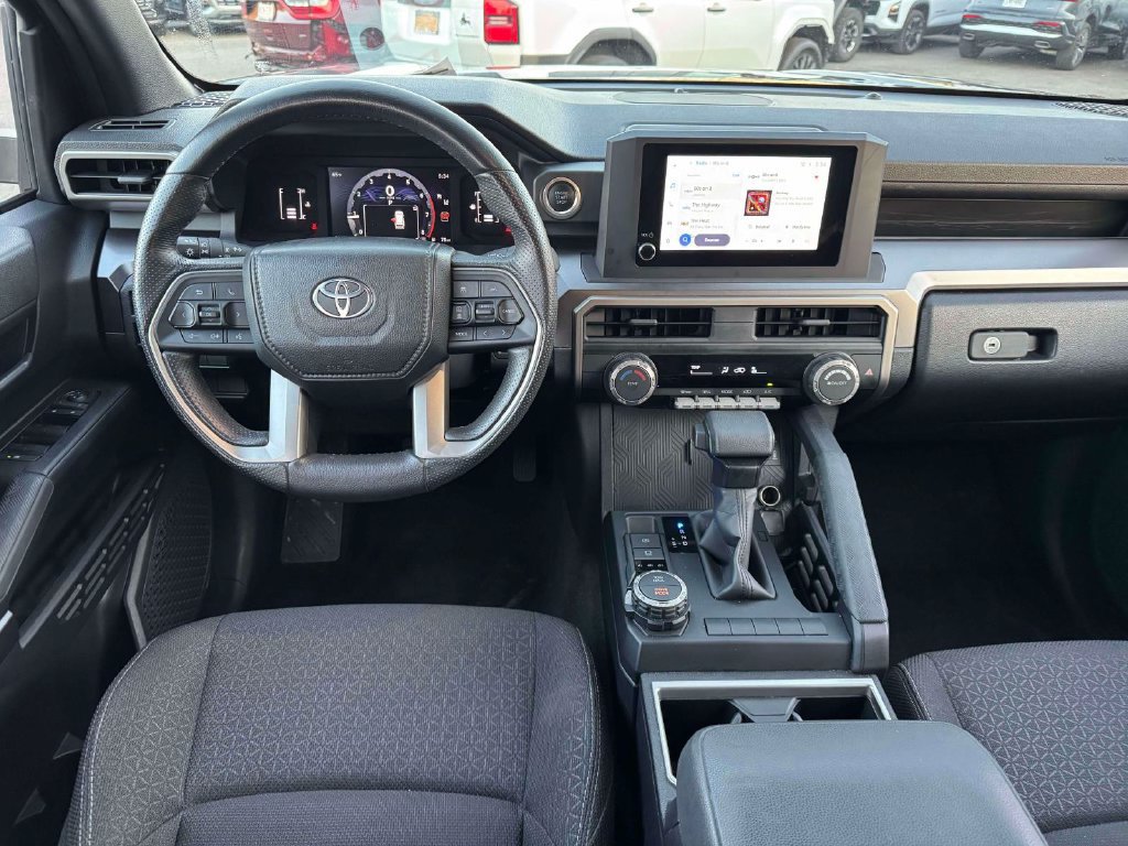 Used 2025 Toyota 4Runner SR5 AWD/4WD image 19
