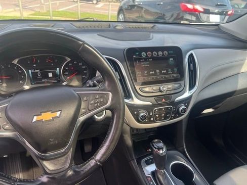 Used 2018 Chevrolet Equinox Premier FWD image 12