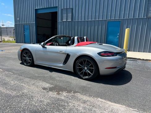 Used 2017 Porsche 718 Boxster RWD image 95
