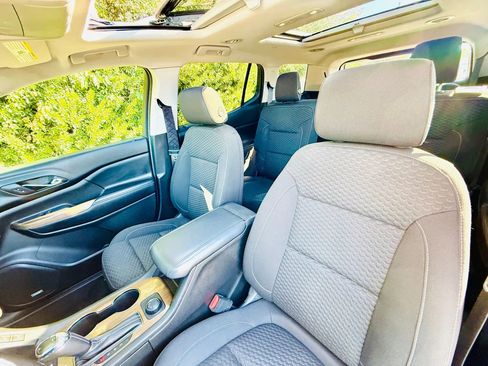 Used 2018 GMC Acadia SLE image 44