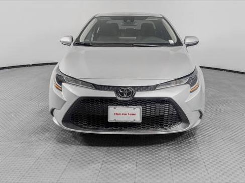 Used 2022 Toyota Corolla LE FWD image 12