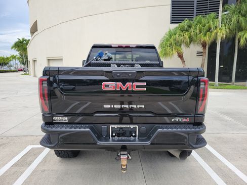 Used 2024 GMC Sierra 3500 AT4 w/ AT4 Preferred Package AWD/4WD image 7