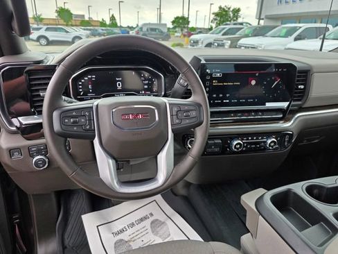 Used 2024 GMC Sierra 3500 SLE w/ SLE Convenience Package AWD/4WD image 16