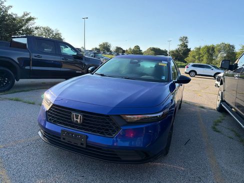 Used 2023 Honda Accord Sport image 9