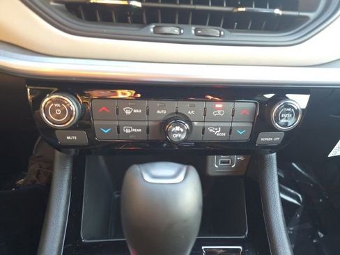 New 2026 Jeep Compass Limited image 20