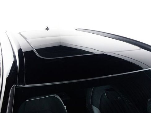 Certified 2023 Volvo XC40 Recharge Plus AWD/4WD image 4