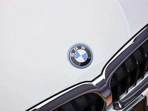 Certified 2022 BMW 330e w/ Convenience Package image 6