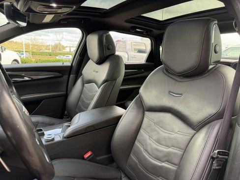 Used 2020 Cadillac CT6 V w/ LPO, Premium Carpet Package image 15