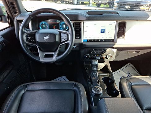 Certified 2025 Ford Bronco Outer Banks AWD/4WD image 12