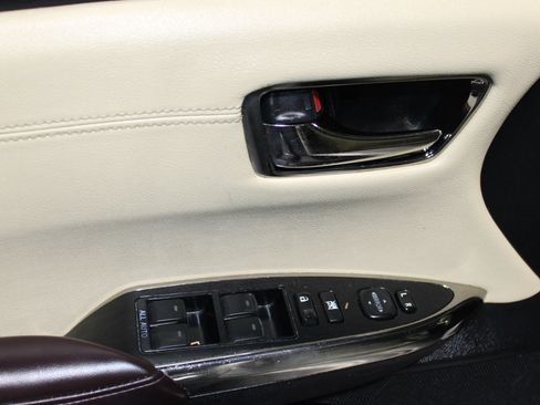 Used 2014 Toyota Avalon XLE FWD image 9
