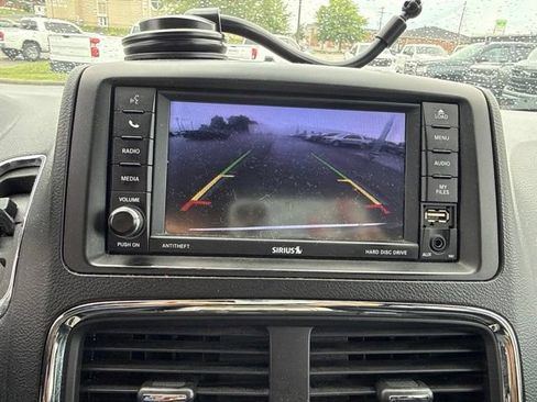 Used 2018 Dodge Grand Caravan SXT FWD image 23