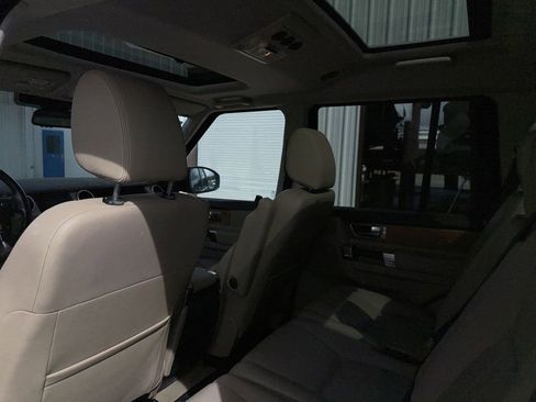 Used 2015 Land Rover LR4 HSE AWD/4WD image 17