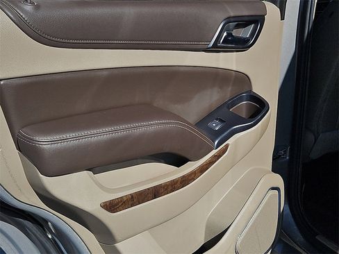 Used 2019 Chevrolet Tahoe LT w/ Luxury Package image 16