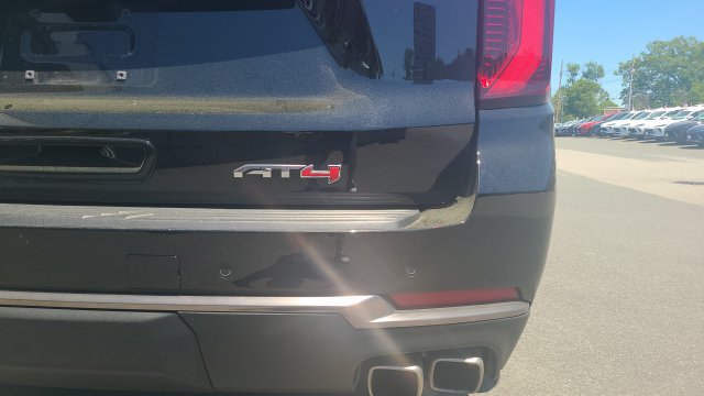 Certified 2025 GMC Yukon AT4 Ultimate AWD/4WD image 8