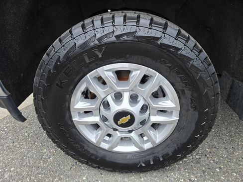 Used 2022 Chevrolet Silverado 2500 LT w/ Convenience Package RWD image 9