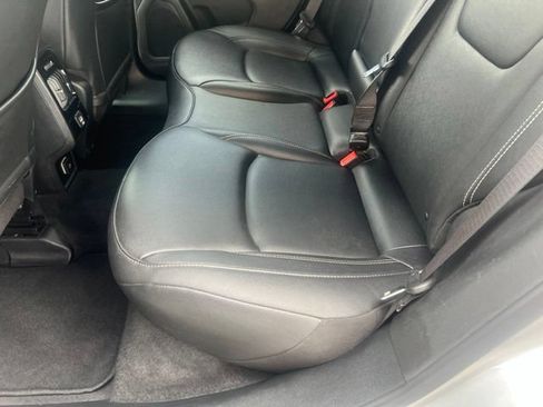 Used 2025 Jeep Compass Limited AWD/4WD image 24