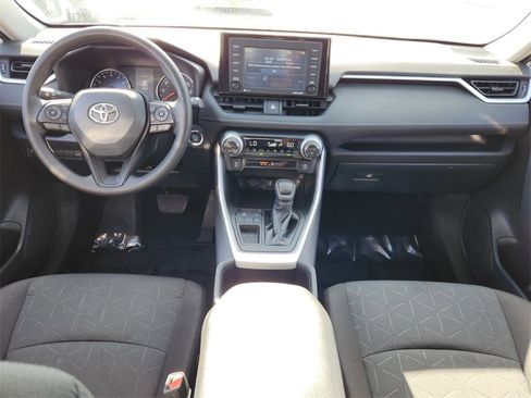 Used 2022 Toyota RAV4 XLE image 17