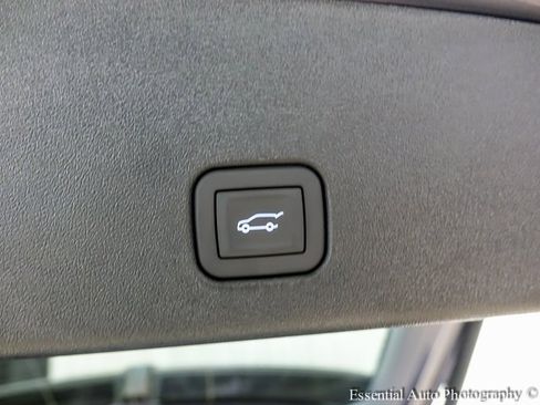 New 2026 Cadillac Optiq Luxury 2 image 20