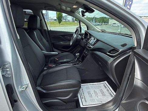 Used 2022 Buick Encore Preferred w/ Safety Package AWD/4WD image 17