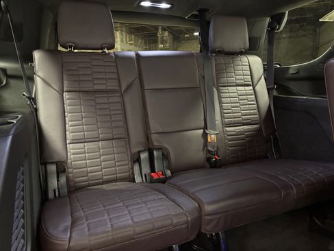 Used 2023 Cadillac Escalade Premium Luxury Platinum AWD/4WD image 42
