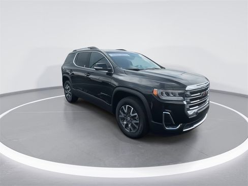 Used 2023 GMC Acadia SLE w/ Driver Convenience Package image 2