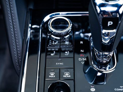 Used 2021 Bentley Flying Spur V8 AWD/4WD image 13