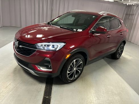 Used 2023 Buick Encore GX Essence image 3