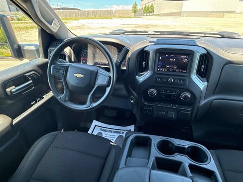 Used 2024 Chevrolet Silverado 2500 Custom w/ Custom Convenience Package AWD/4WD image 17