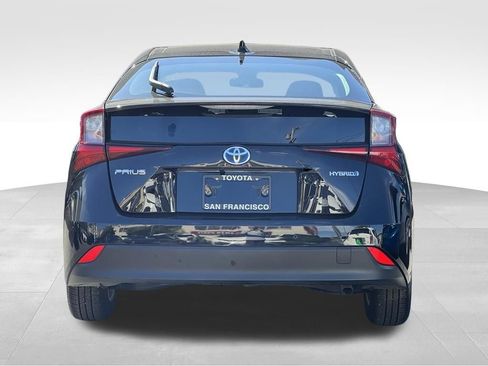 Certified 2022 Toyota Prius LE FWD image 4