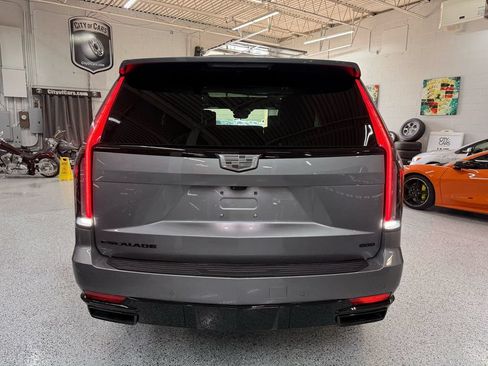 Used 2023 Cadillac Escalade Sport Platinum w/ LPO, ONYX Package AWD/4WD image 4