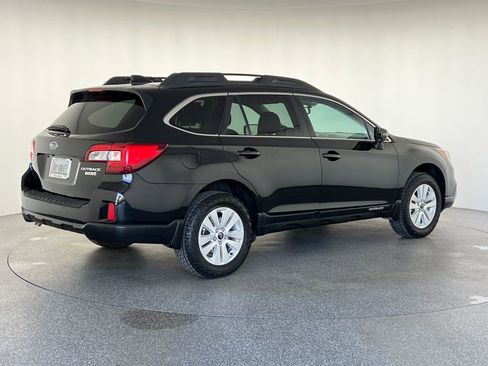 Used 2016 Subaru Outback 2.5i Premium image 3