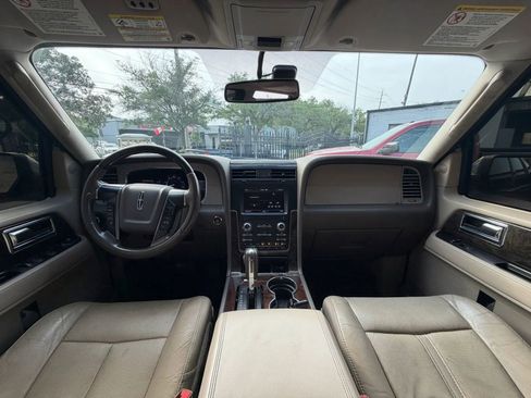 Used 2015 Lincoln Navigator 4WD image 19