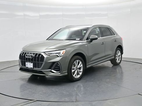 Used 2025 Audi Q3 2.0T Premium AWD/4WD image 2